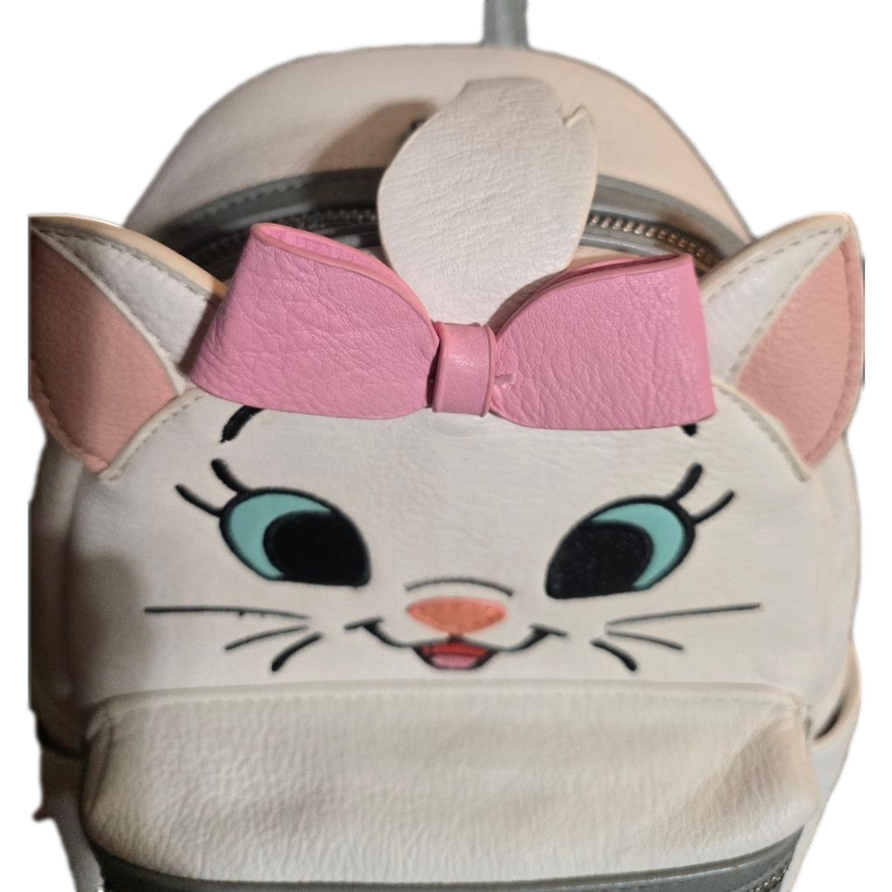 Loungefly ❤️ Logo Disney Marie Backpack - Picture 6 of 7